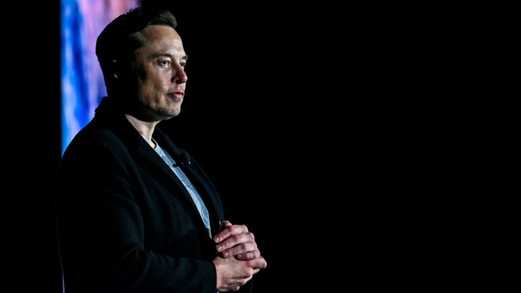 230120165702-elon-musk-file-restricted-021022